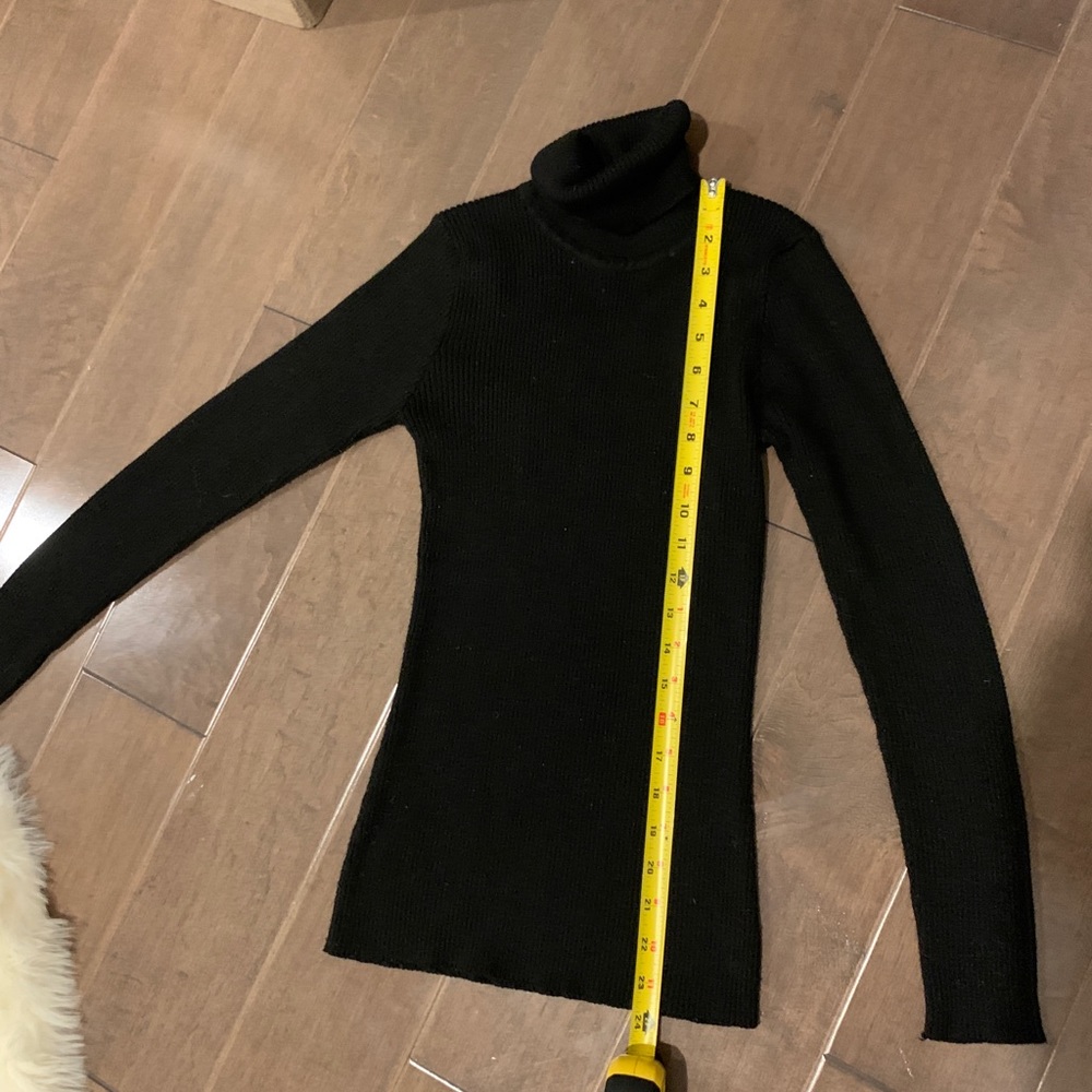 Black cashmere and wool turtleneck